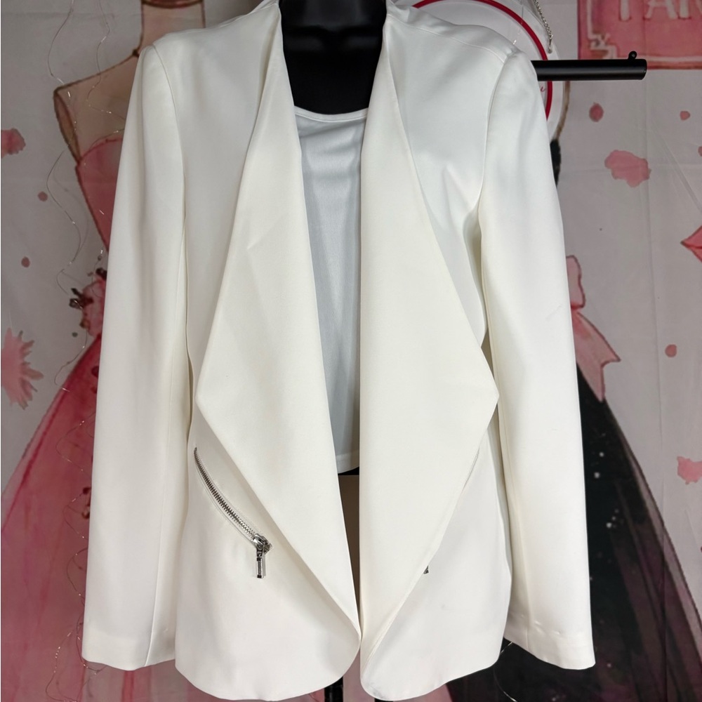 Trouve White Draped Open-Front Blazer with Zip Detail - Picture 2 of 15